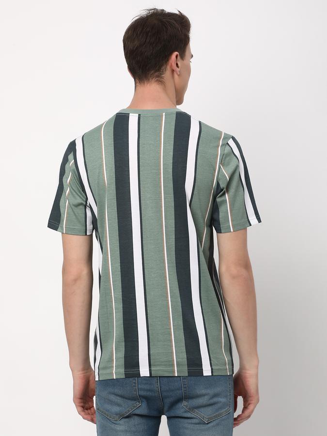 Men Printed Regular Fit Round-Neck T-Shirt image number 2