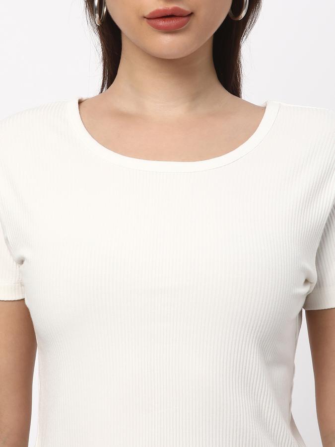 Women Regular Fit Top with Round Neck image number 3