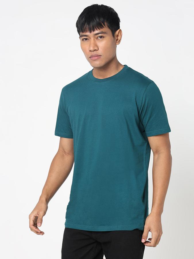 Solid Men Round Neck T-Shirt image number 2