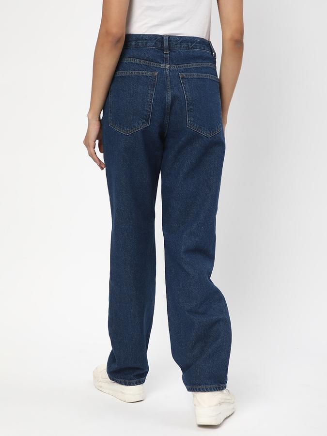 Women Mid-Wash Relaxed Fit Jeans image number 2