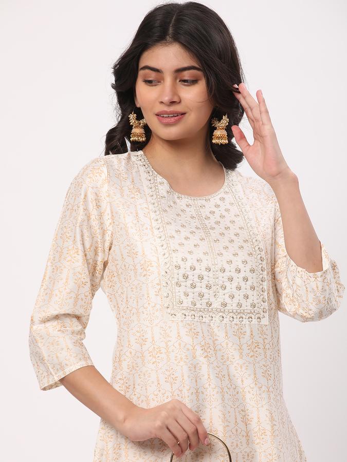 Women Yoke Embroidered Straight Kurta image number 0