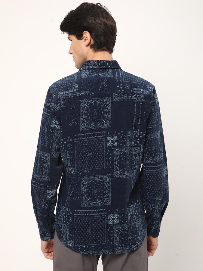 Men Regular Fit Cutaway Collar Shirt image number 2