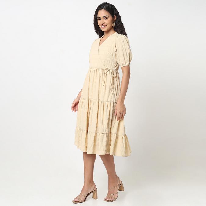 Textured Tiered Dress with V-Neck and Puff Sleeves image number 1