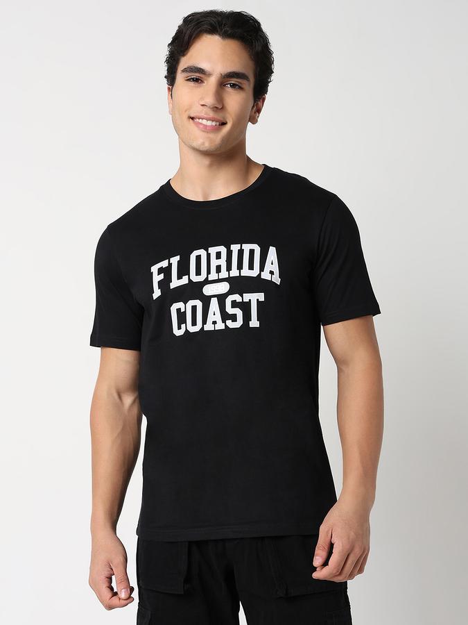 Solid Men Round Neck T-Shirt image number 0