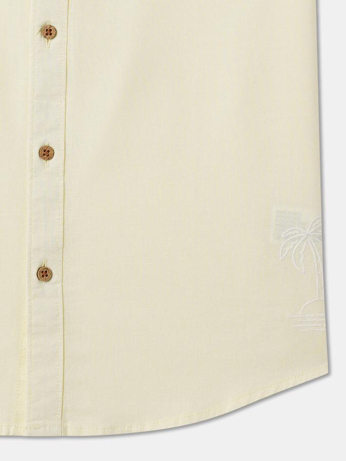 Boys Solid Casual Shirt image number 3