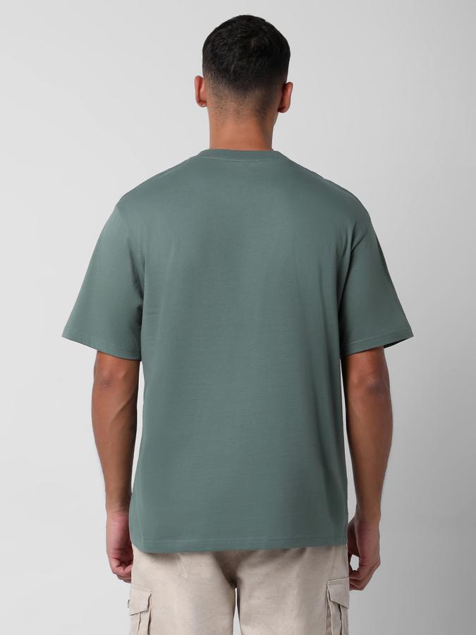 Men Typographic Print Loose Fit Round-Neck T-Shirt image number 3