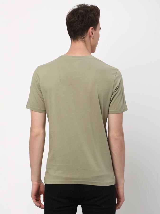 Men Regular Fit Round-Neck T-Shirt image number 2