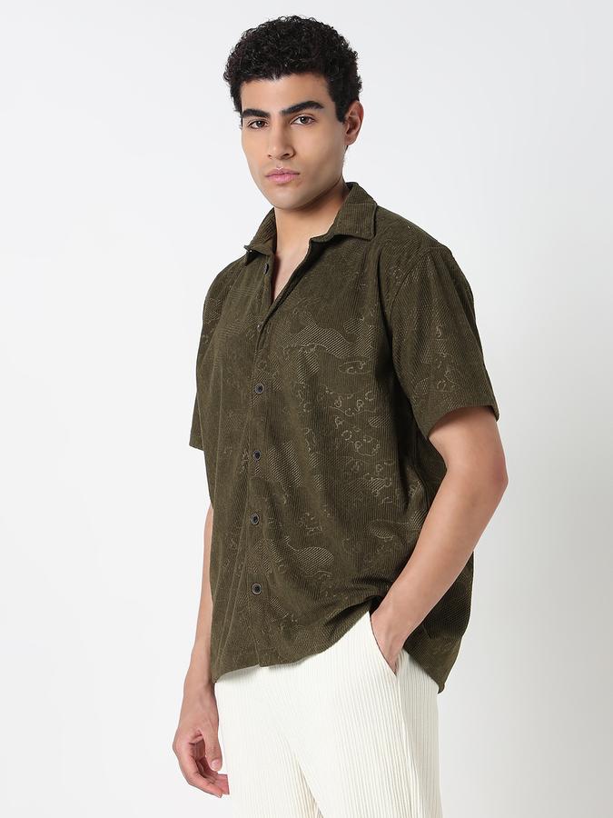 Men Solid Casual Shirt image number 2