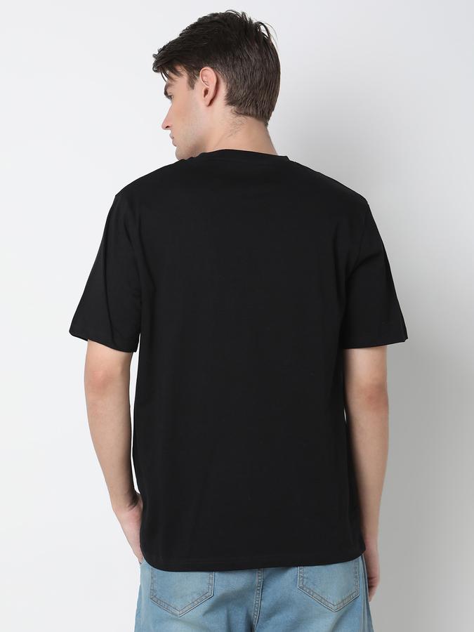 Men Typographic Print Regular Fit Crew-Neck T-Shirt image number 3