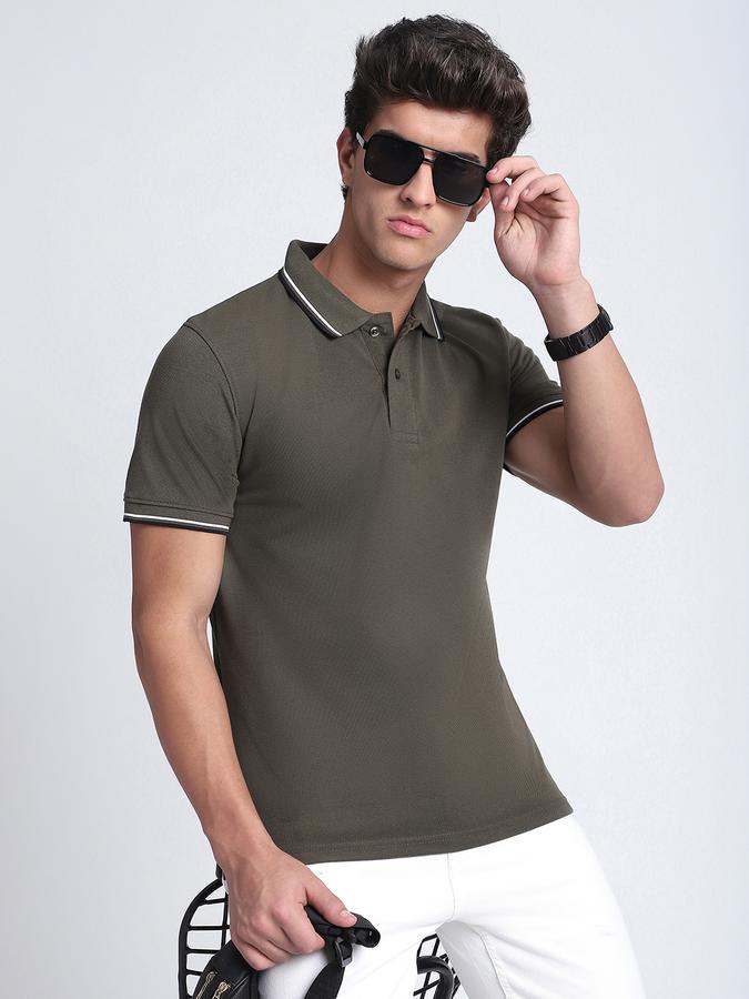 Men Cotton Blend Slim Fit Polo Neck Solid T-shirt
