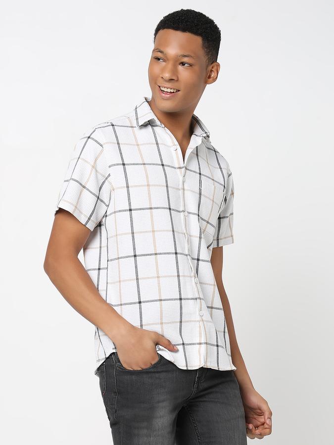 Men Striped Casual Shirt image number 3
