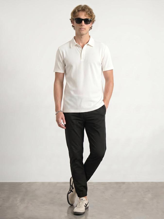 R&B Mens Black Slim Fit Solid Mid Rise Trousers