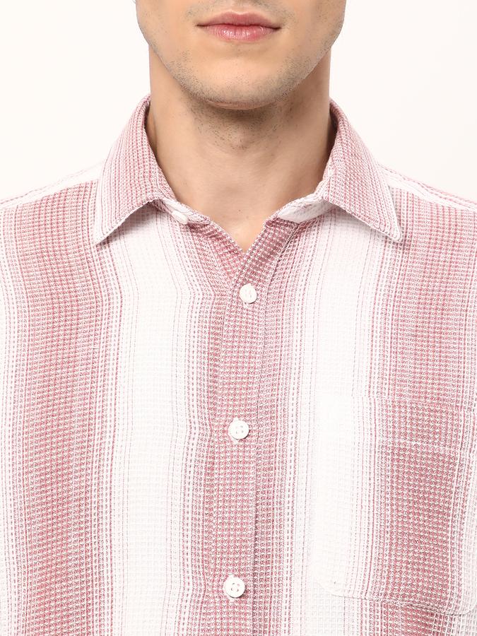 Men Regular Fit Cutaway Collar Shirt image number 3