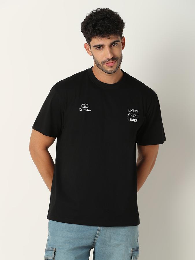 Men Typographic Print Regular Fit Round-Neck T-Shirt image number 0