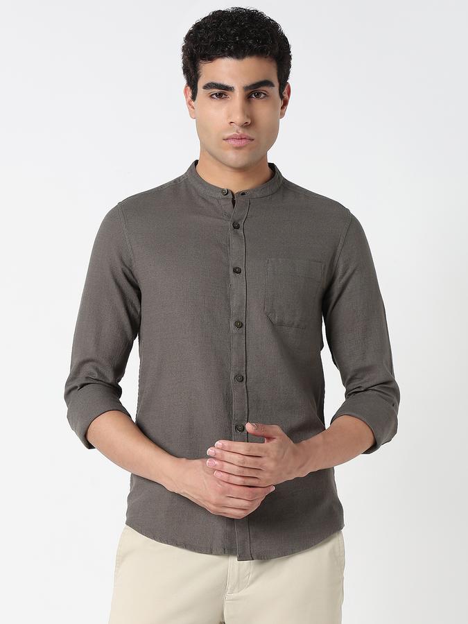 Men Solid Casual Shirt image number 1