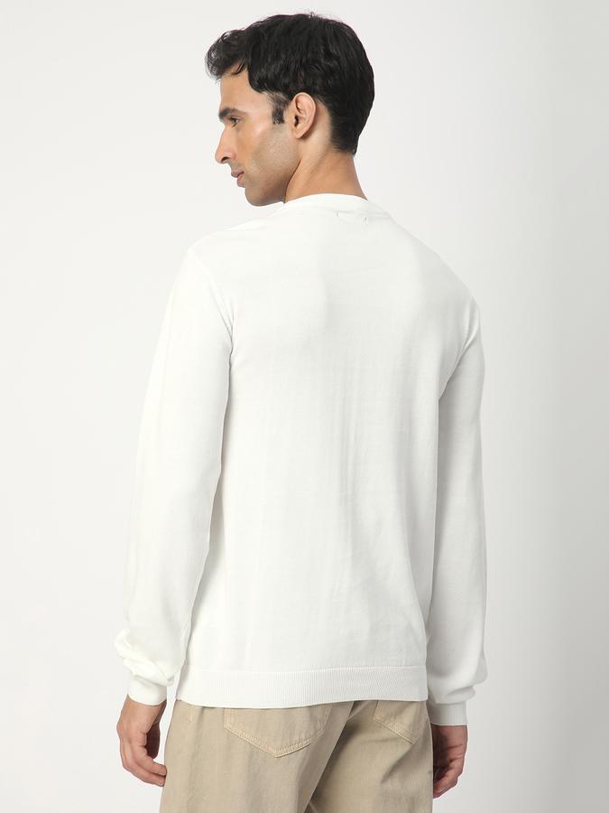 Solid Round Neck Casual Men Sweater image number 2