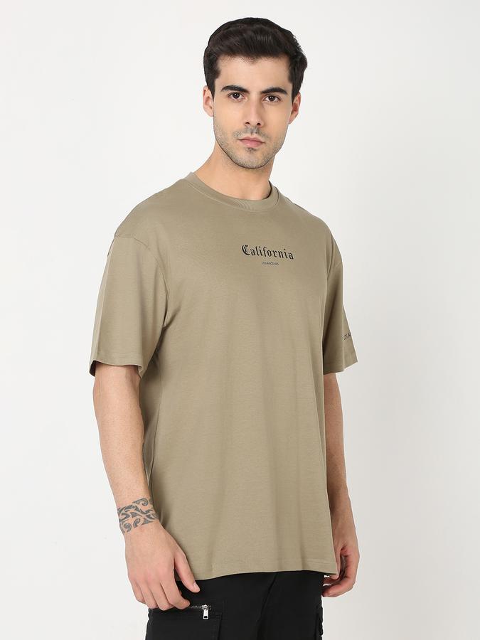 Men Typographic Print Regular Fit Crew-Neck T-Shirt image number 2