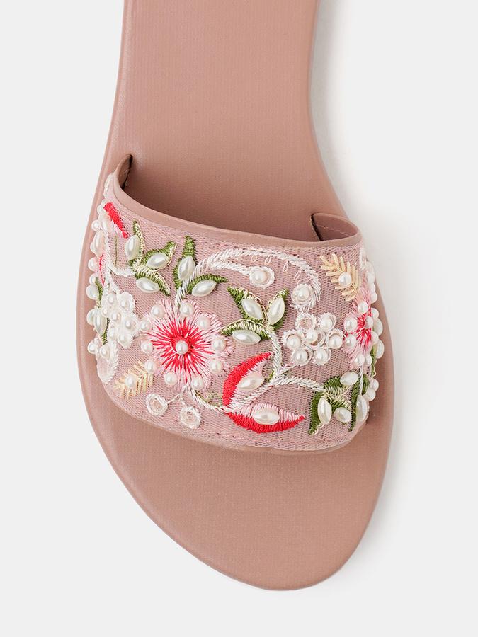 R&B Women Embroidered Flat Sandals image number 3