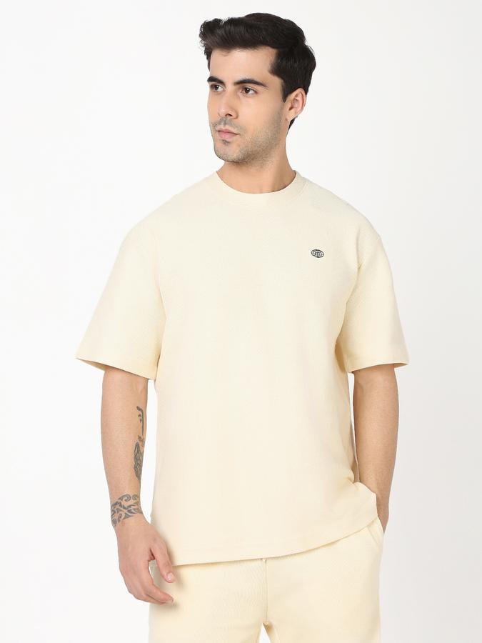 Men Regular Fit Crew-Neck T-Shirt image number 0