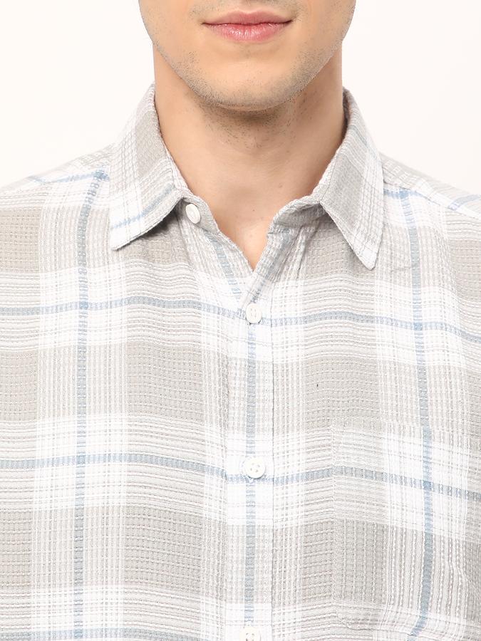 Men Regular Fit Cutaway Collar Shirt image number 3
