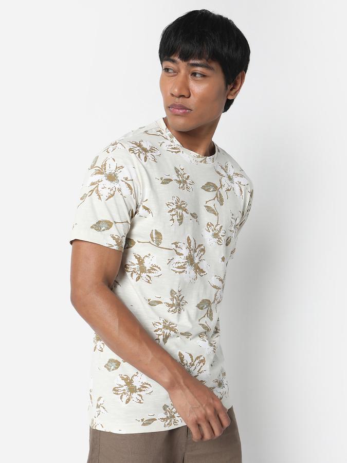 Men Floral Print Round-Neck T-Shirt image number 2
