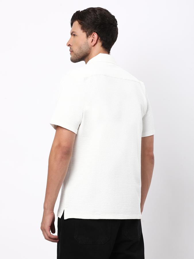 Men Regular Fit Shirt with Cuban Collar image number 2
