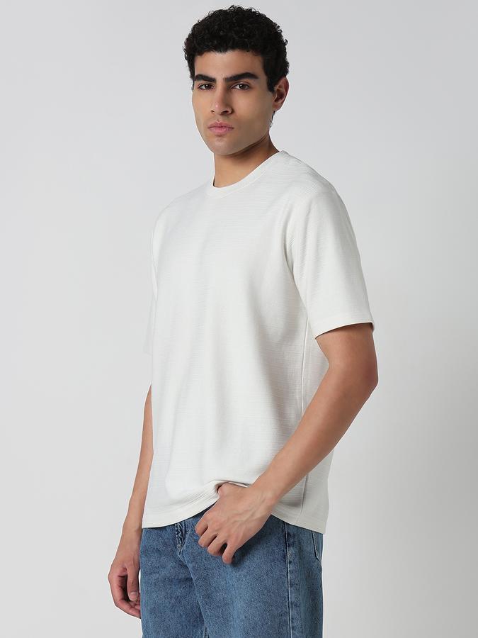 Solid Men Round Neck T-Shirt image number 3