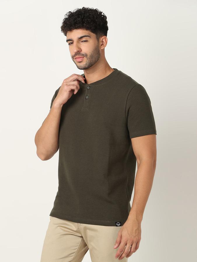 Men Solid Regular Fit T-shirt image number 1