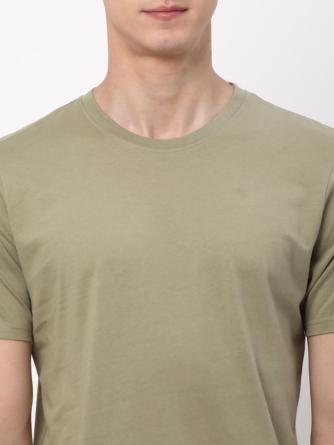 Men Regular Fit Round-Neck T-Shirt image number 3