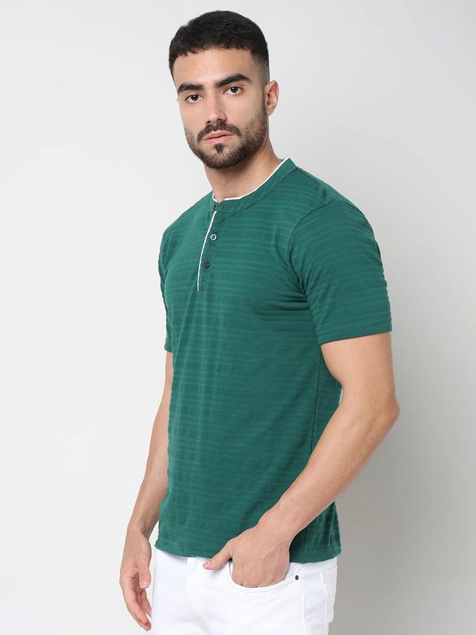 Men Textured Regular Fit T-shirt image number 1