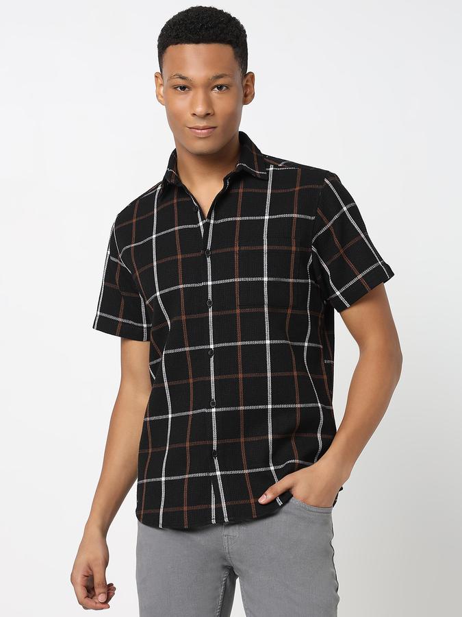 Men Cotton Regular Fit Point Collar Checked Shirt