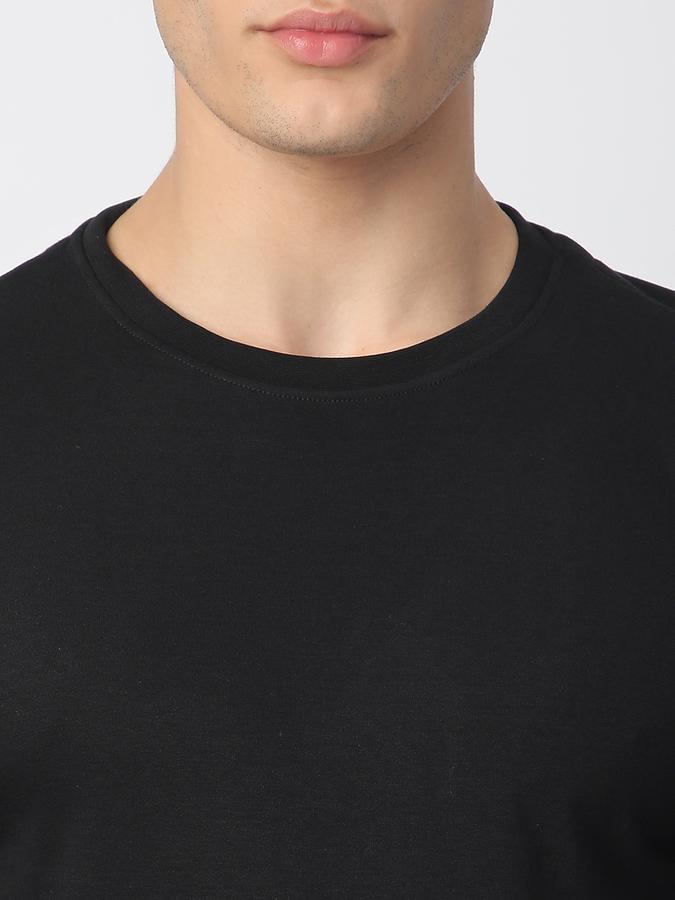 Solid Men Round Neck T-Shirt image number 3