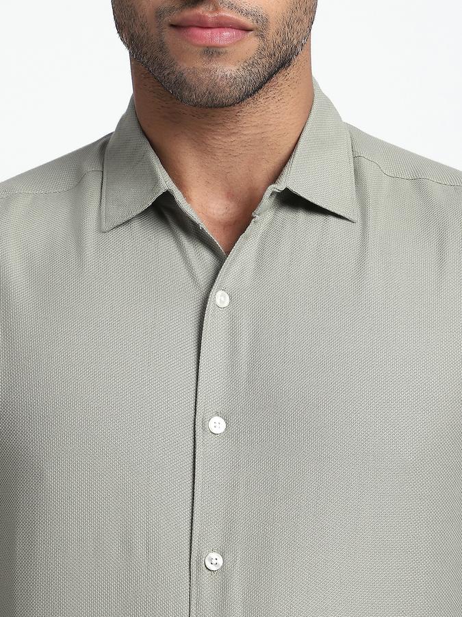 Men Cotton Blend Regular Fit Point Collar Solid Shirt