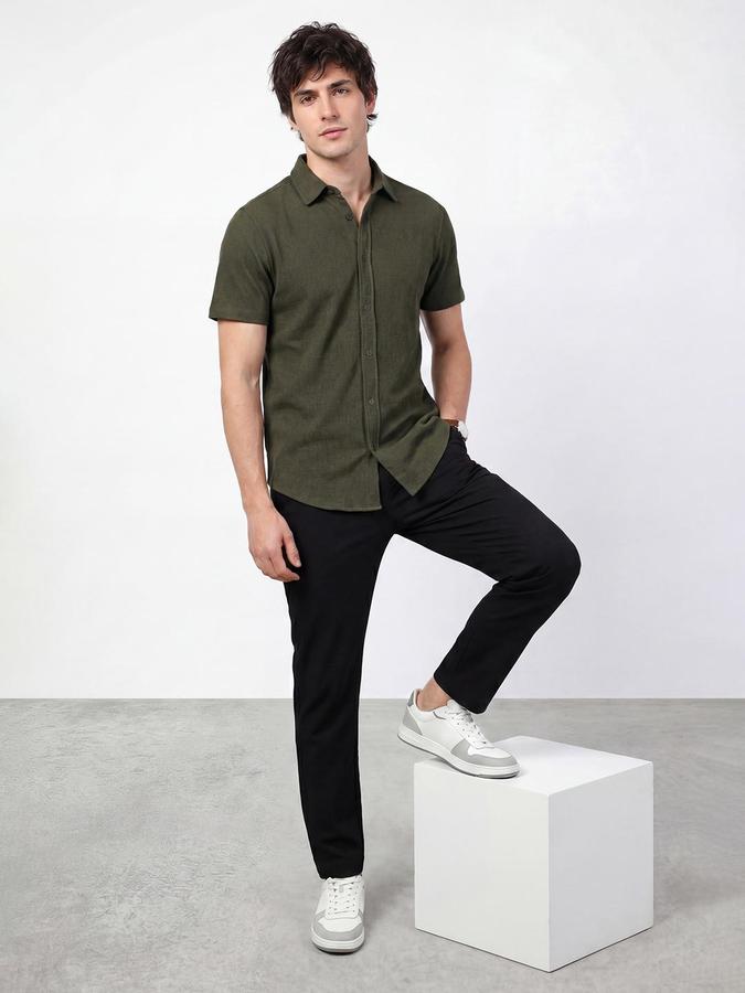R&B Men Olive Textured Resort Collar Short Sleeves Regular Fit Shirt