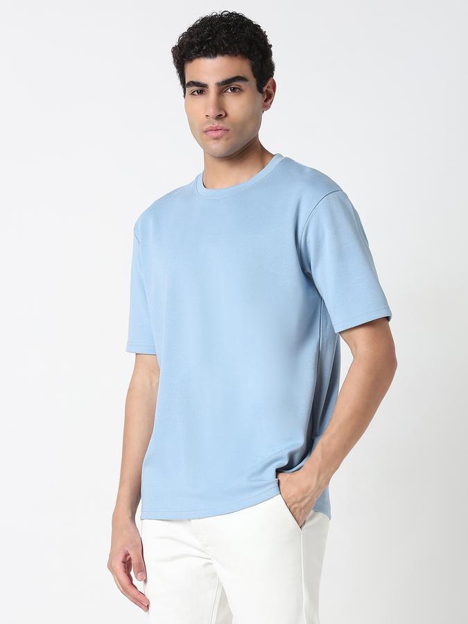 Solid Men Round Neck T-Shirt image number 2