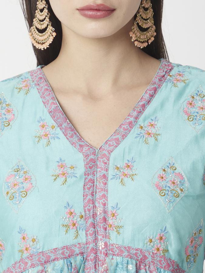 Women Polyester Regular Fit V Neck Embroidered Kurta