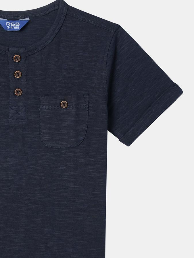 Boys Regular Fit Round-Neck T-Shirt image number 2