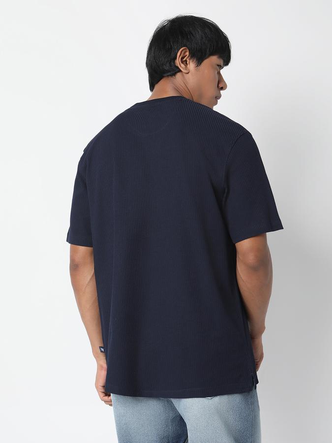 Men Ribbed Round-Neck T-Shirt image number 3