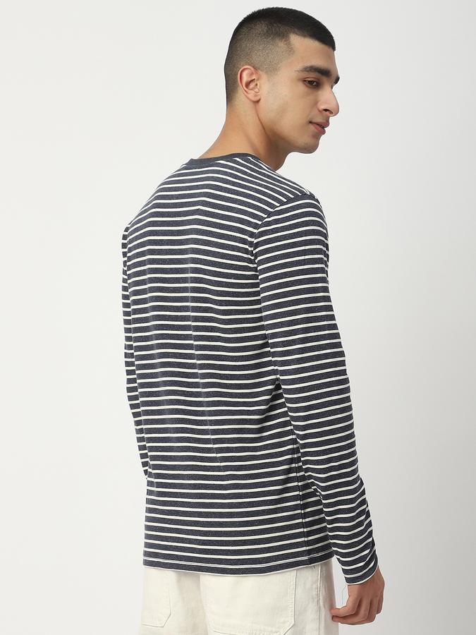 Men Regular Fit T-shirt image number 2