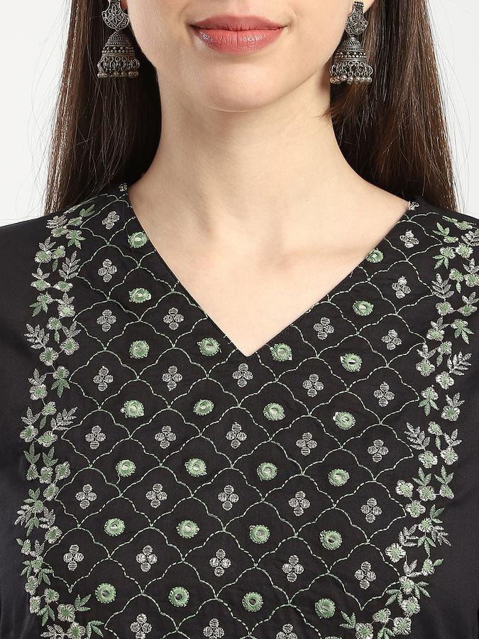 R&B Women's Black Embroidered Kurta