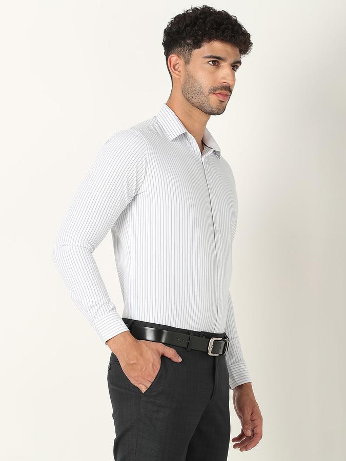 Men Slim Fit Shirt with Spread Collar image number 2
