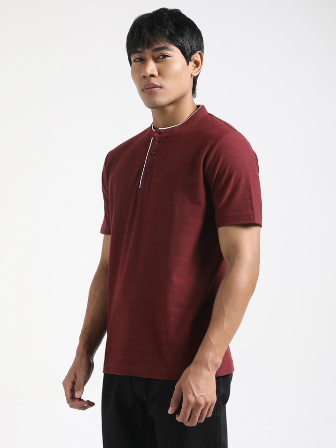 Men Textured Henley T-shirts image number 2