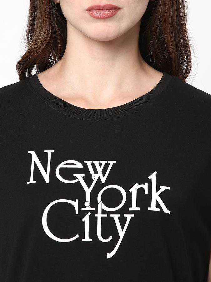 Women Graphic Print Round Neck T-Shirt image number 3