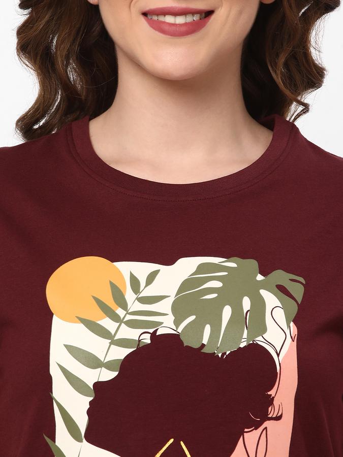 Women Regular Fit Graphic Print Crew-Neck T-Shirt image number 3