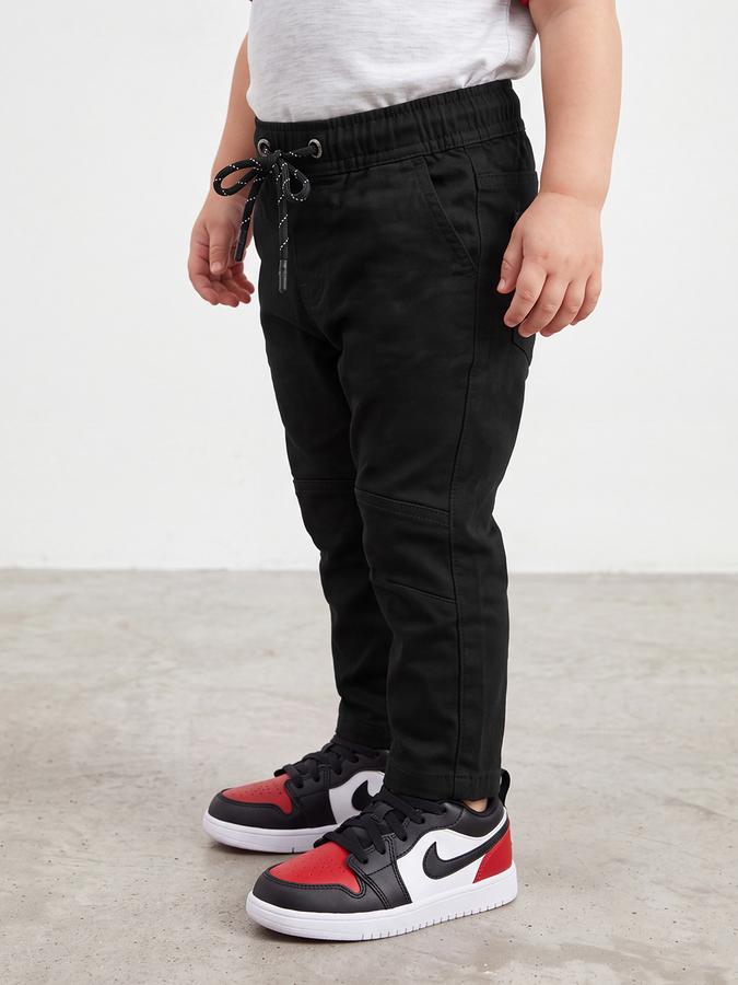R&B Boys Black Solid Regular Fit Mid Rise Trousers