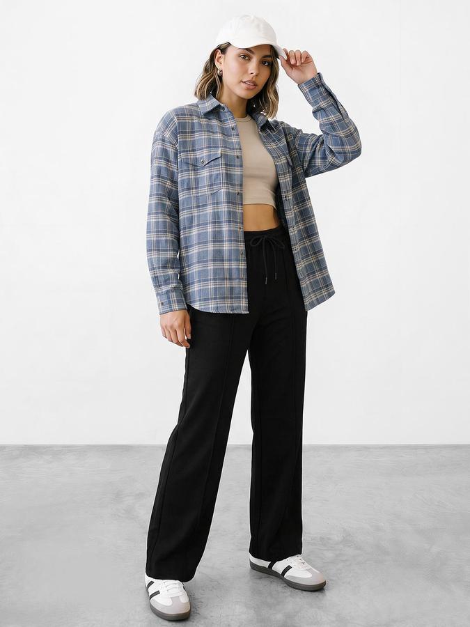 R&B Women Black Textured Mid Rise Casual Pant