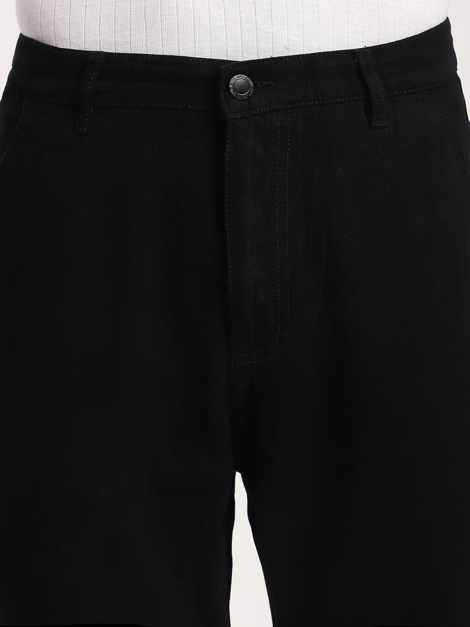 Men Cotton Blend Relaxed Fit Mid Rise Clean Look Jeans