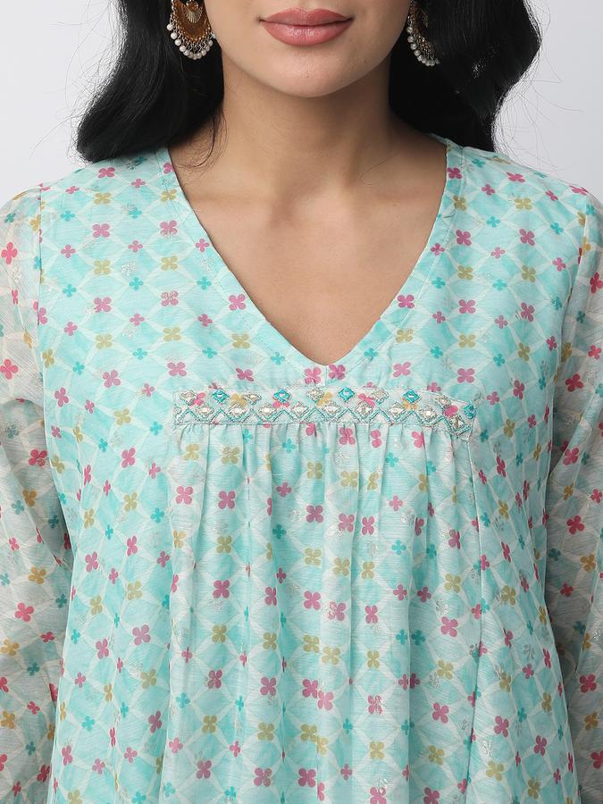 Women Viscose Relaxed Fit V Neck Embroidered Kurta