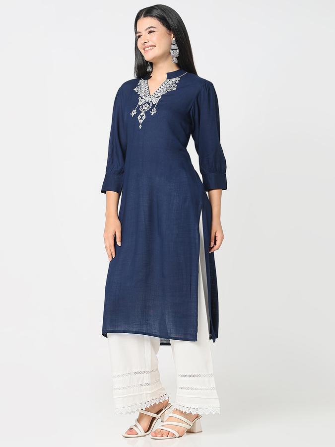 Women Embroidered Straight Kurta image number 2