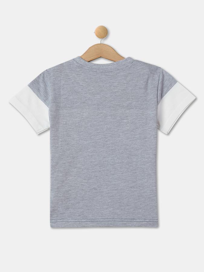 Boys Colourblock Regular Fit Crew-Neck T-Shirt image number 1